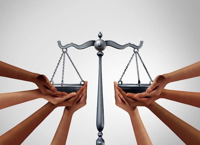 You are currently viewing États généraux de la justice : Justicia Asbl dénonce le “privilège de 15 minutes” pour les politiciens