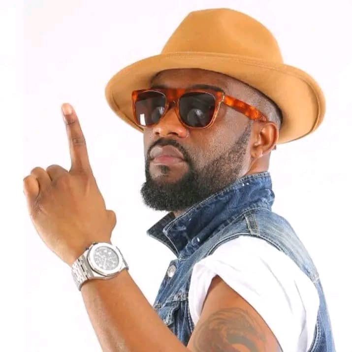 Lire la suite à propos de l’article Musique : la tournée américaine de Fally Ipupa reportée pour l’année prochaine (Communiqué)