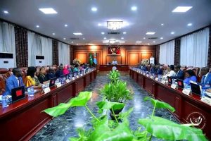 Lire la suite à propos de l’article Bilan 2025 : Felix Tshisekedi lance une évaluation approfondie de l’action gouvernementale