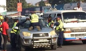 Lire la suite à propos de l’article Gestion des embouteillages à Kinshasa : Félix Tshisekedi appelle les agents de circulation routière à jouer pleinement leur rôle