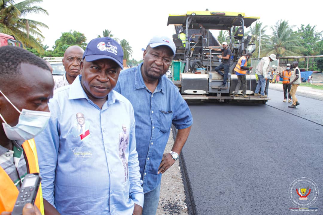 You are currently viewing Inspection des infrastructures au Kasaï-Central : le Gouverneur salue les progrès réalisés sur les axes Kananga-Kamuesha et Kalamba-Mbuji