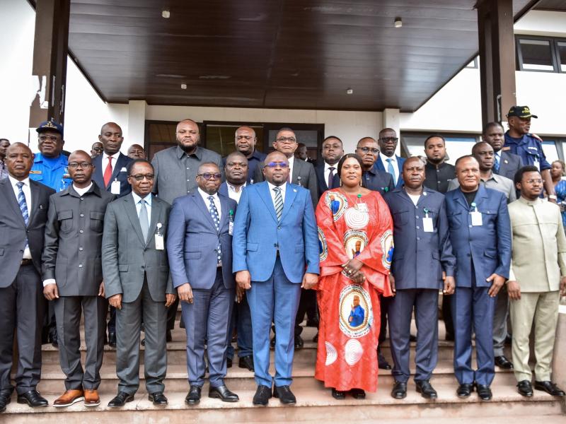Lire la suite à propos de l’article RDC : Le collectif des gouverneurs soutient la démarche de changement de la Constitution