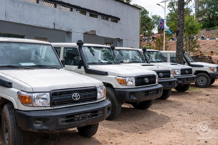 Lire la suite à propos de l’article RDC-Tanganyika : Le gouvernement remet 16 jeeps à la police de Kalemie et aux entités territoriales