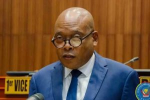 Lire la suite à propos de l’article RDC/Révision constitutionnelle : Steve Mbikayi critique la position de l’église catholique et celle de l’opposition 