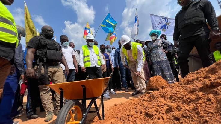 Lire la suite à propos de l’article RDC : Tshisekedi interpelle les Gouverneurs sur la matérialisation du PDL 145 Territoires