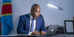 Lire la suite à propos de l’article Martin Fayulu : « Peuple congolais, comme en janvier 2015, mobilisons-nous pour dire non au changement de la Constitution »