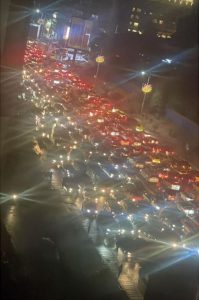 Lire la suite à propos de l’article Embouteillage à Kinshasa : « Quelqu’un peut-il me dire si Paris ou Abidjan connaissent de tels bouchons, sans explication ? » ( Martin Fayulu)