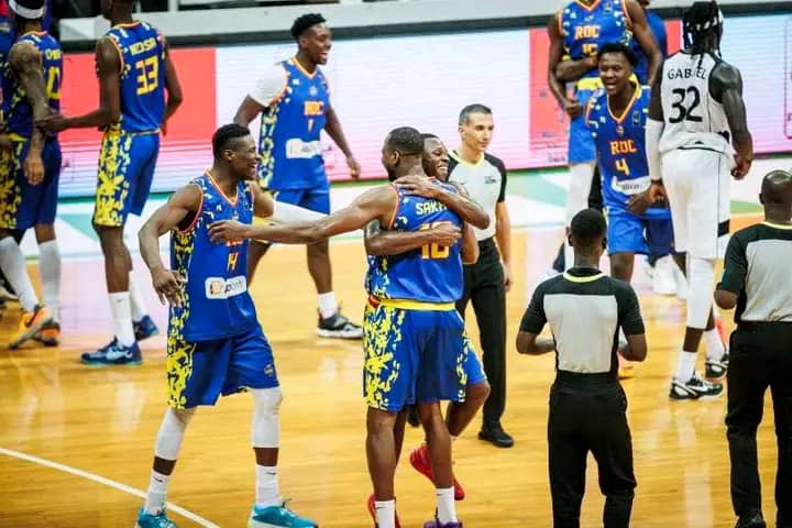 Lire la suite à propos de l’article Classement FIBA: l’équipe de la RDC de basketball fait son entrée dans le top 10 africain 