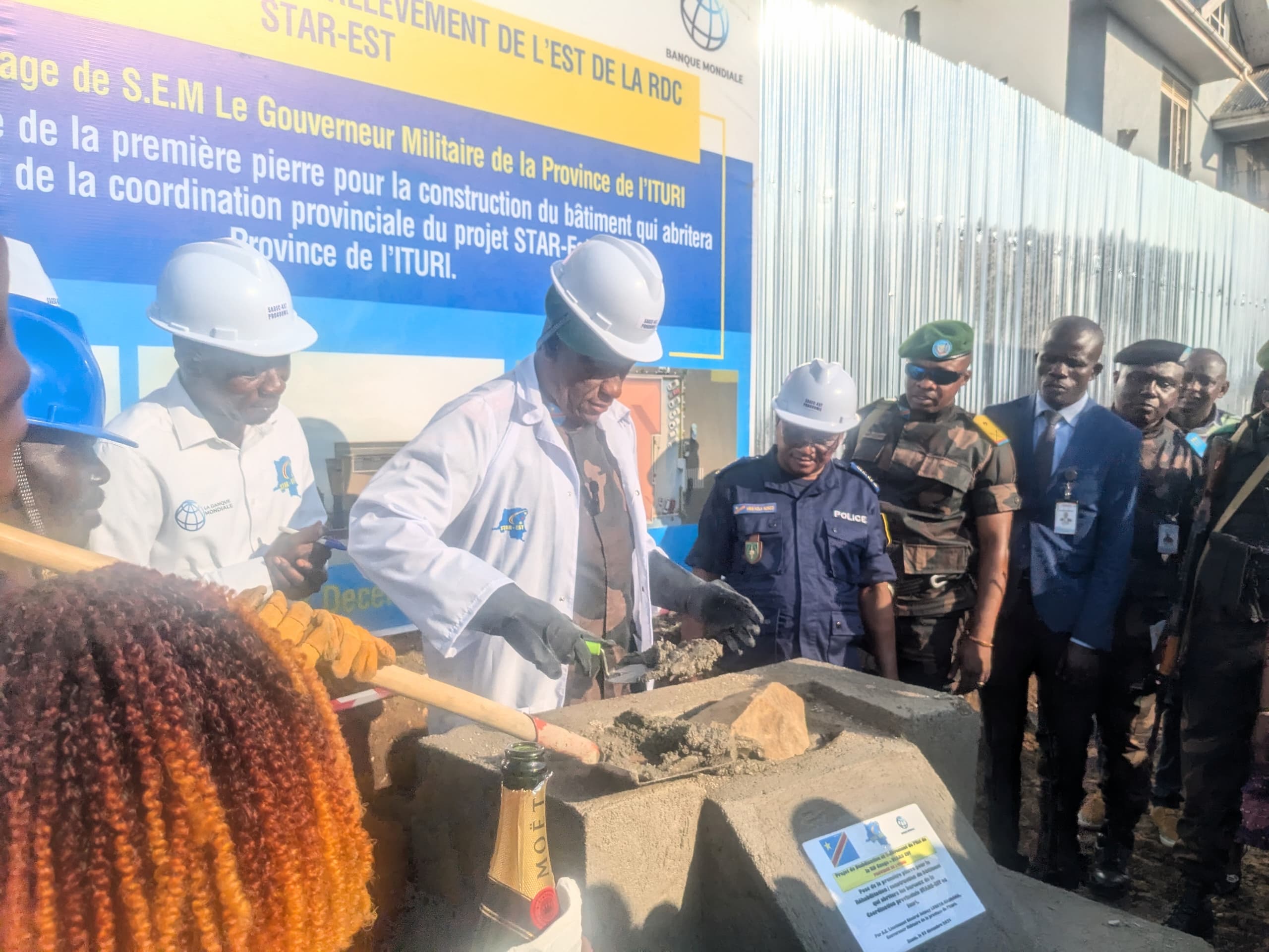 Lire la suite à propos de l’article Bunia : pose de la première pierre de construction du bureau provincial de STAR-EST 