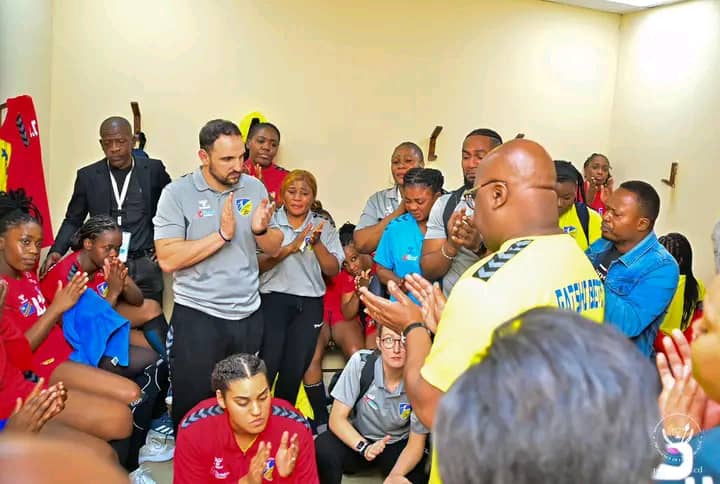 Lire la suite à propos de l’article Handball -CAN féminine : Félix Tshisekedi encourage les léopards dames après leur élimination de la compétition