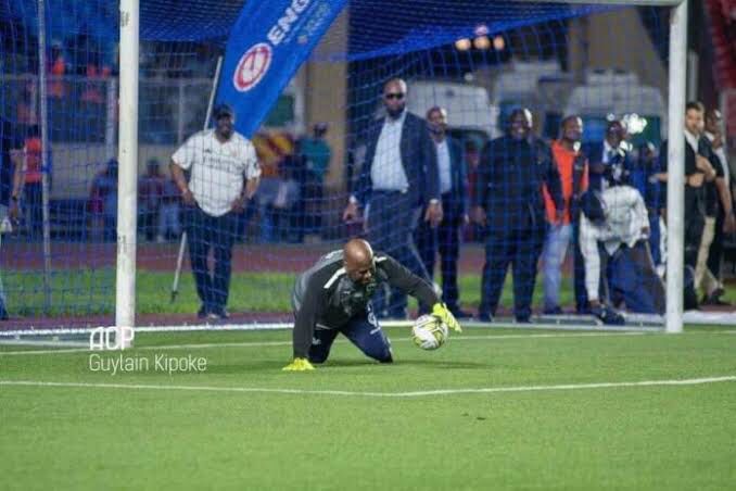 Lire la suite à propos de l’article Fayulu à Tshisekedi : «sa plus grande vocation est d’être un gardien de but d’une équipe de football et non un président»