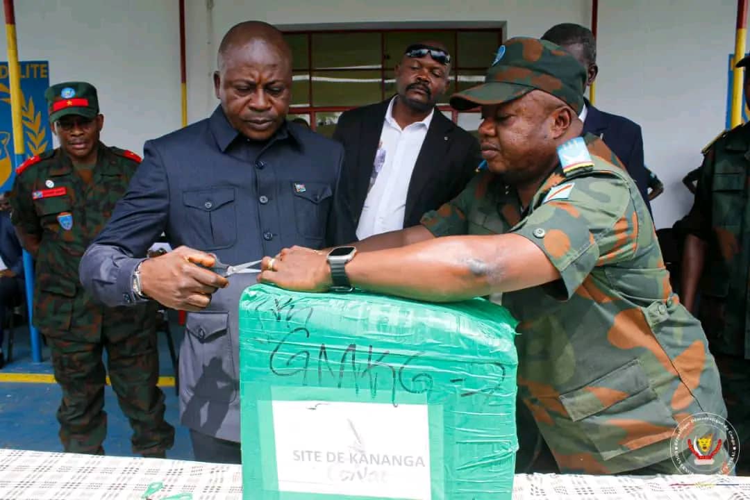 Lire la suite à propos de l’article Kasaï-Central : Le Gouverneur Kambulu donne le go de la passation de concours d’admission à l’académie militaire 