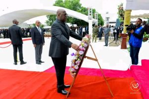 Lire la suite à propos de l’article Kinshasa : Félix Tshisekedi a rendu un dernier hommage à l’ancien du directeur général de la DGRAD Lucien Ekofo