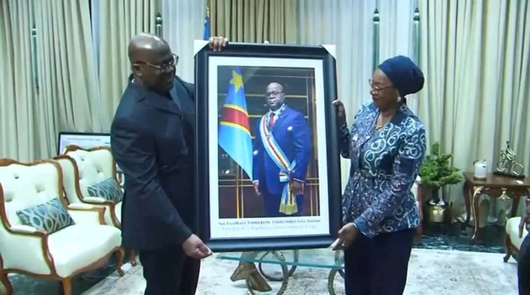 Lire la suite à propos de l’article Culture : Félix Tshisekedi reçoit son nouveau portrait officiel