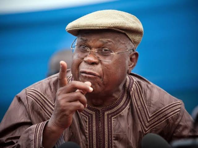 Lire la suite à propos de l’article RDC: «Le peuple d’abord, oublié, Tshisekedi milite pour le changement constitutionnel d’abord» (Édito)