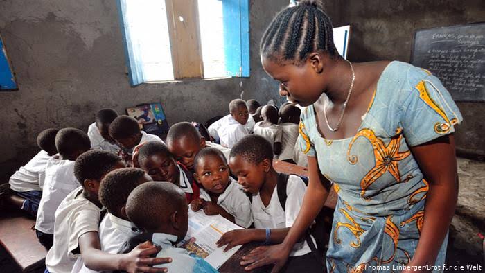 You are currently viewing Kasaï Central : Grève des enseignants à Dibaya, l’éducation en péril !