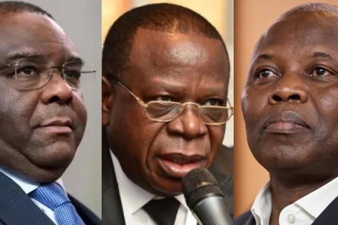 Lire la suite à propos de l’article Constitution : P. Epenge révèle que 100 millions dollars ont été déboursée pour acheter l’accord de Kamerhe, Bemba et Bahati 