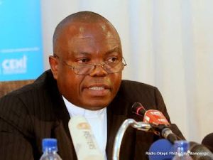 Lire la suite à propos de l’article Urgent : l’ex-président de la CENI Daniel Ngoyi Mulunda arrêté en Zambie