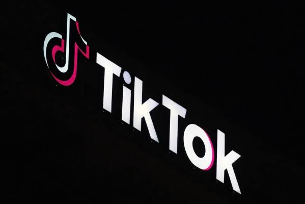 Lire la suite à propos de l’article Le réseau social TikTok menacé d’interdiction en RDC