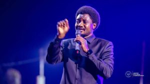 Lire la suite à propos de l’article Graddy Oloko sur le verdict contre Mutamba : « Une condamnation aux allures de tremplin politique »
