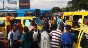 Lire la suite à propos de l’article Kinshasa : le gouvernement provincial dévoile la nouvelle grille tarifaire de transport en commun