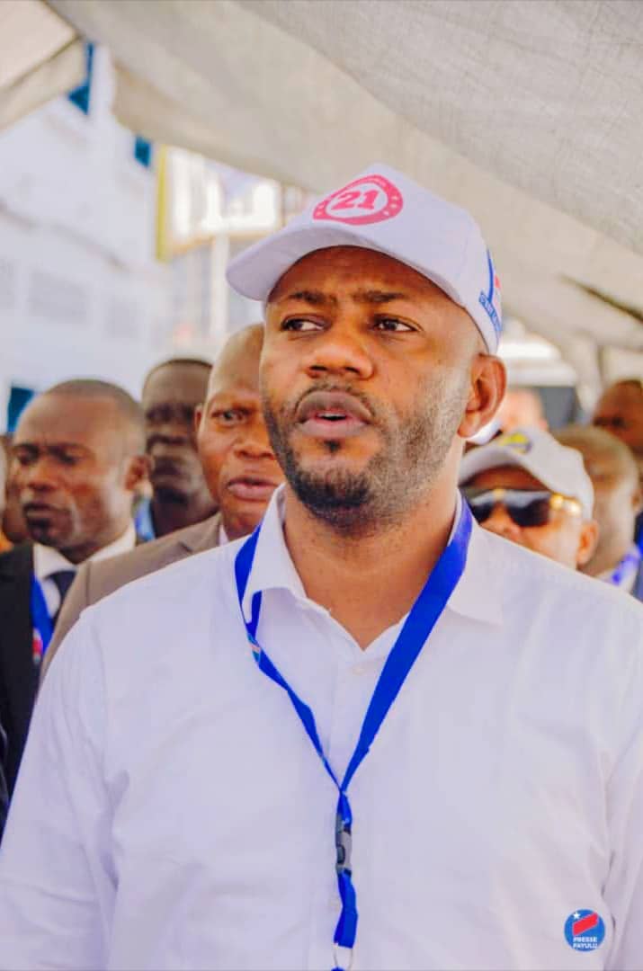 Lire la suite à propos de l’article Mike Isem tacle le bilan de Tshisekedi : “6 ans après, il a lamentablement échoué »