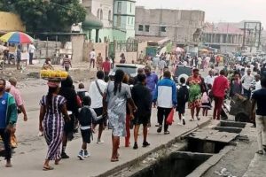 Lire la suite à propos de l’article Kinshasa : Pas de transport ce matin, la population vit un calvaire pour se déplacer