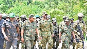 Lire la suite à propos de l’article Guerre dans l’Est de la RDC : le Général Muhoozi Kainerugaba rend visite aux troupes ougandaises déployées à Beni et en Ituri