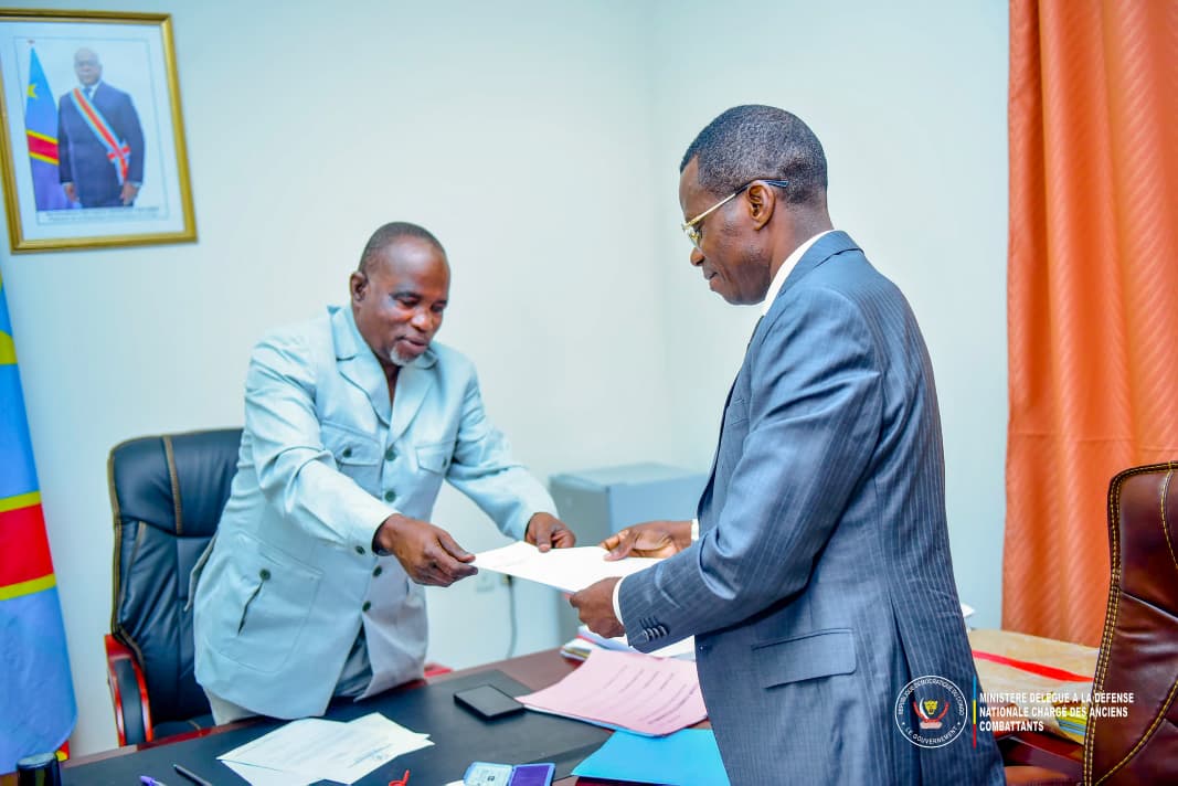 Lire la suite à propos de l’article RDC : Eliezer Ntambwe déclare ses biens à la Cour constitutionnelle