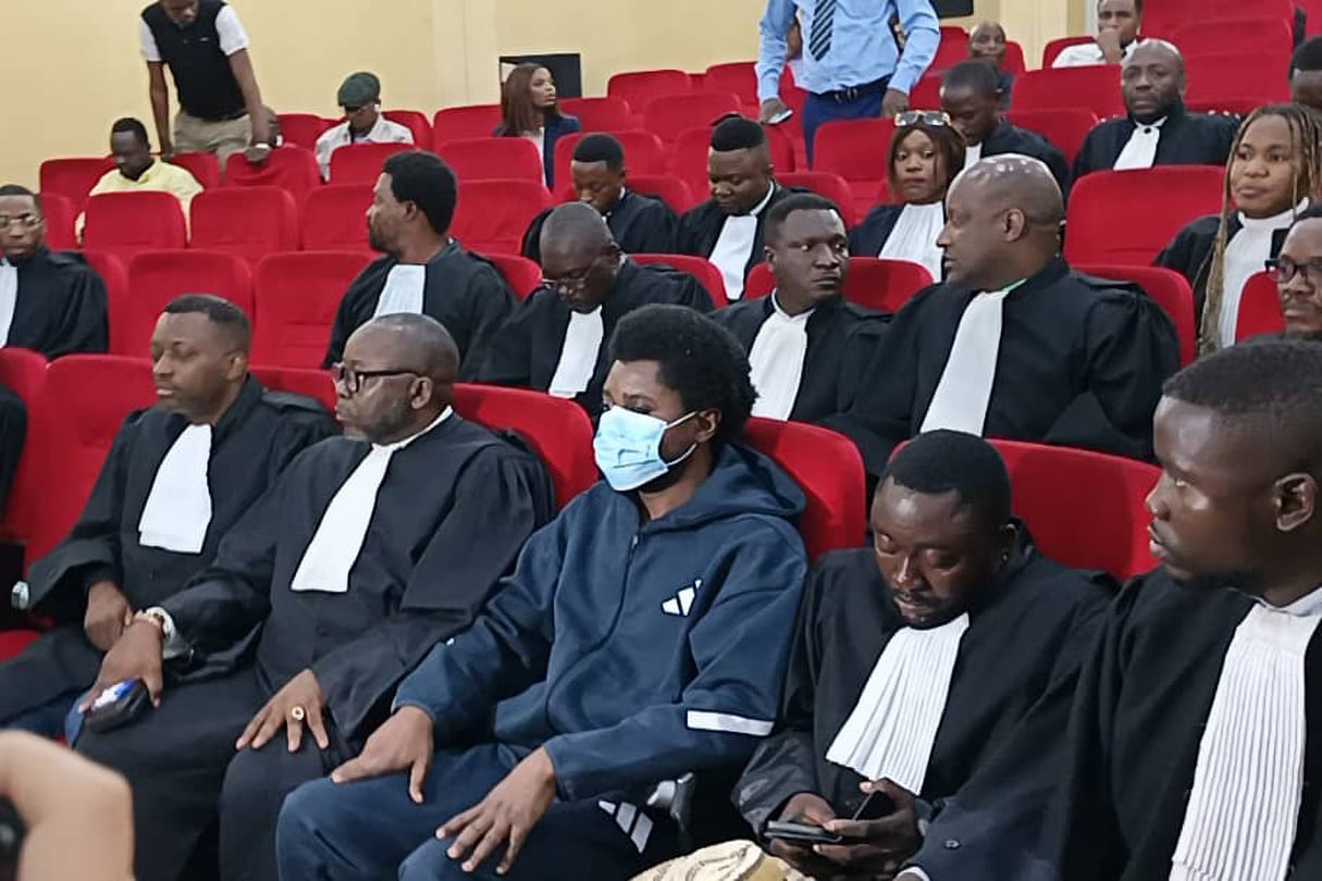 Lire la suite à propos de l’article RDC : Condamné, Constant Mutamba purgera sa peine en résidence surveillée
