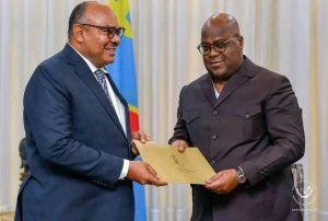 Lire la suite à propos de l’article Diplomatie : un envoyé spécial de Samia Suluhu apporte un message à Félix Tshisekedi