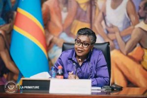 Lire la suite à propos de l’article Embouteillage à Kinshasa : Judith Suminwa instruit les services d’accélérer les travaux de voirie 