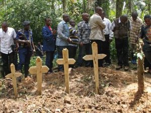 Lire la suite à propos de l’article Nord-Kivu : 74 civils enterrés à Ntoyo après un massacre attribué aux ADF à Lubero