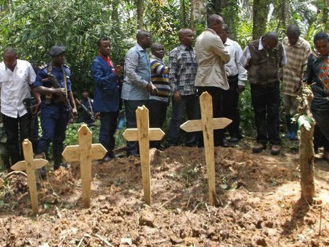 Lire la suite à propos de l’article Nord-Kivu : 74 civils enterrés à Ntoyo après un massacre attribué aux ADF à Lubero