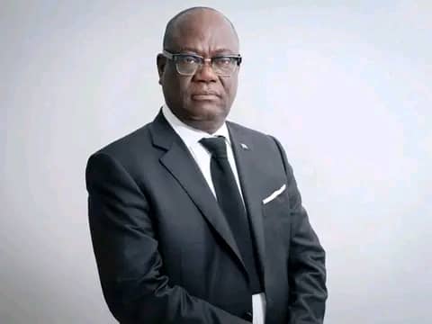 Lire la suite à propos de l’article Retard d’atterrissage de l’avion présidentiel : le PCA de la RVA, Kin Kiey Mulumba, alerte sur la vétusté des infrastructures