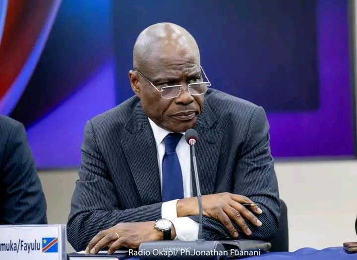 Lire la suite à propos de l’article RDC : Fayulu tacle Tshisekedi avant la Conférence de Paris  « Ne nous trompons pas de priorités »