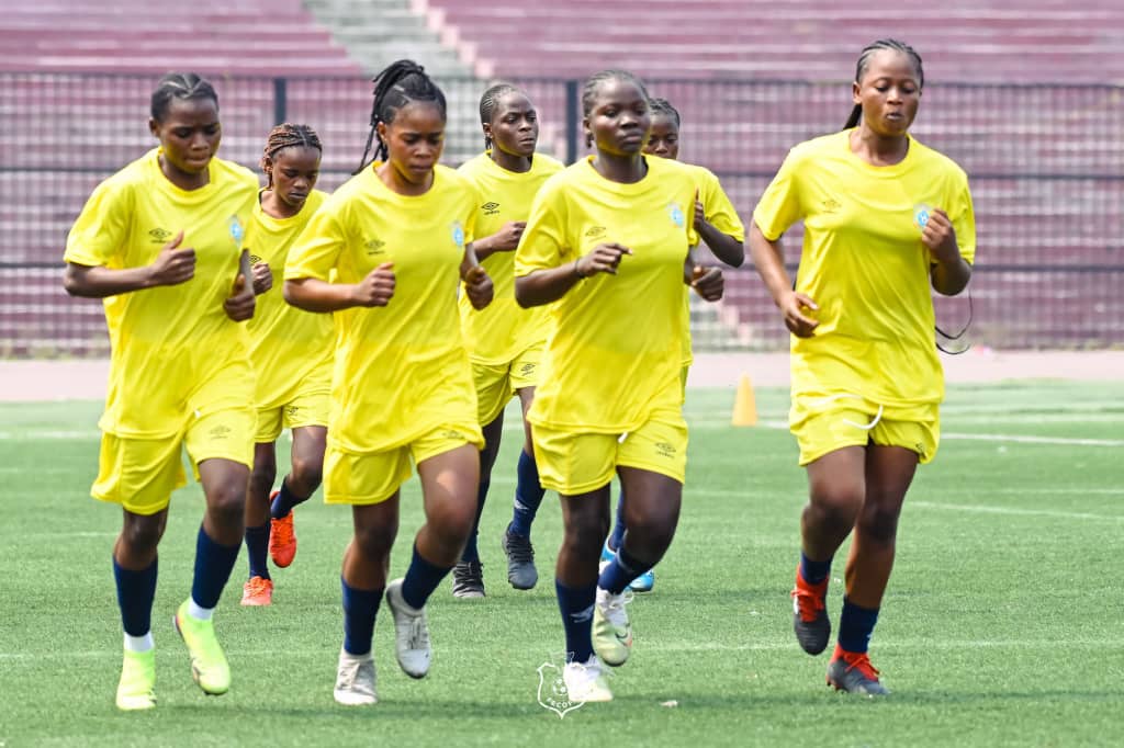 Lire la suite à propos de l’article Mondial U-20 Féminin : l’équipe congolaise bloquée à Kinshasa avant leur match contre le Mali