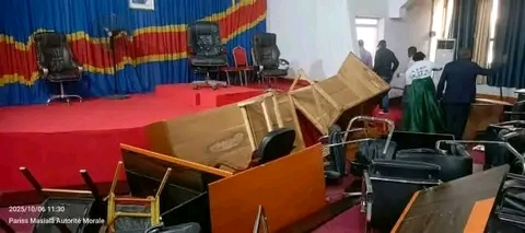 You are currently viewing Kongo-Central : la plénière dégénère en affrontements à l’Assemblée provinciale