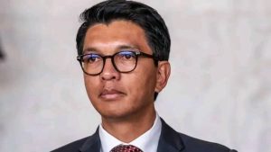 Lire la suite à propos de l’article Madagascar : l’Assemblée nationale destitue le président Andry Rajoelina, la crise politique s’aggrave