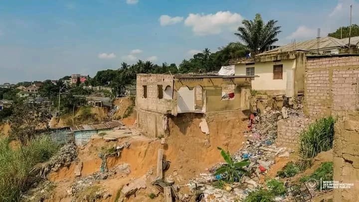 Kinshasa : face à l’érosion de Djelo Binza, le ministre John Banza envoie une mission d’urgence à Delvaux