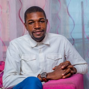 Lire la suite à propos de l’article Équateur : Gueschom Mokoba appelle la jeunesse à s’unir pour construire l’avenir du pays