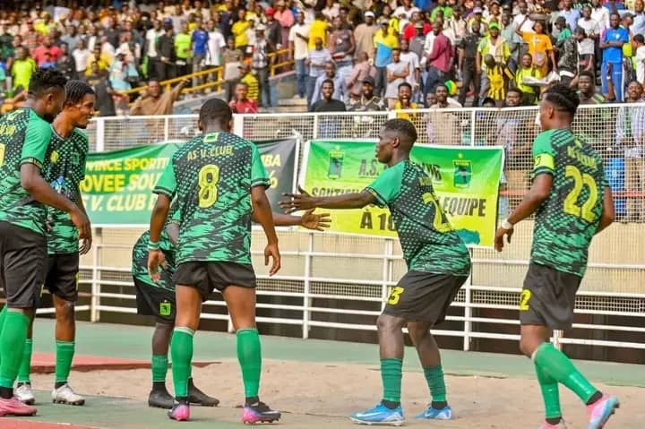 Lire la suite à propos de l’article Illicocash Ligue 1 : Vita Club enchaîne et confirme sa domination