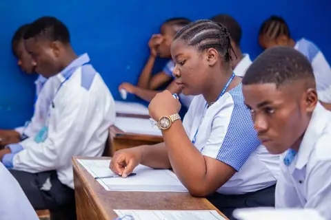 Lire la suite à propos de l’article RDC : L’anglais désormais épreuve orale à l’Examen d’État dès 2026