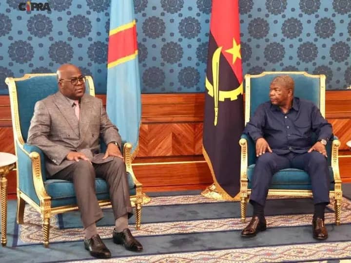 Lire la suite à propos de l’article Félix Tshisekedi attendu à Luanda pour le cinquantenaire de l’indépendance de l’Angola