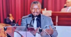 Lire la suite à propos de l’article Crise à l’Assemblée nationale : Gratien Iracan accuse le Bureau de “tripatouillage” dans la désignation du Rapporteur adjoint