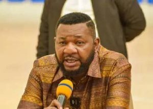 Lire la suite à propos de l’article Amos Mbayo réélu à la présidence du Comité olympique congolais malgré la suspension du scrutin