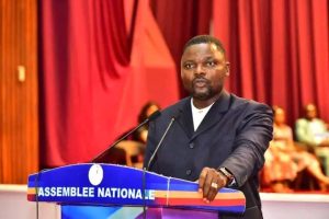 Lire la suite à propos de l’article Révision de la Constitution : Emery Okundji appelle la classe politique à éviter la radicalisation