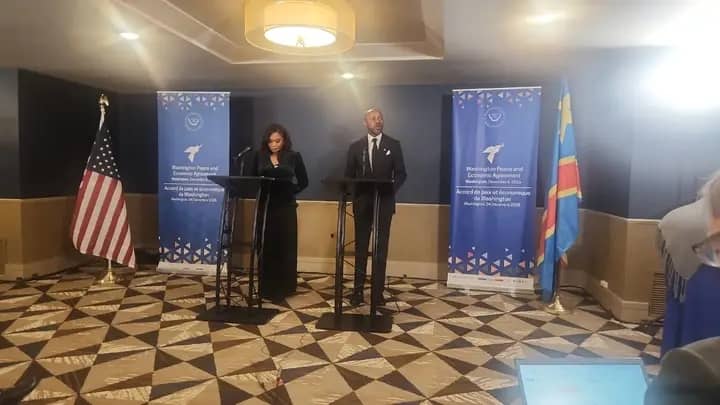 Lire la suite à propos de l’article Washington : “Les accords ne cèdent aucune portion de la RDC” (Tina Salama)