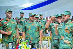 Lire la suite à propos de l’article Procès Philémon Yav : les généraux Constant Ndima, Sylvain Ekenge et Évariste Mwehu auditionnés ce mardi à la Haute Cour militaire