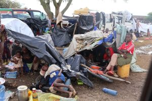 Lire la suite à propos de l’article Crise humanitaire: le gouvernement vole au secours de plus de 100 000 réfugiés congolais au Burundi